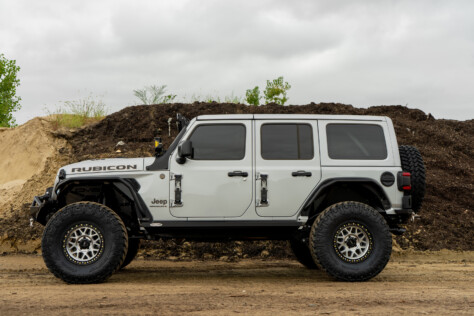 trail-ready-thunder-a-2024-jeep-wrangler-392-built-to-conquer-all-2025-06-16_14-26-15_415291