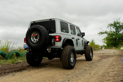 trail-ready-thunder-a-2024-jeep-wrangler-392-built-to-conquer-all-2025-06-16_14-37-20_482366